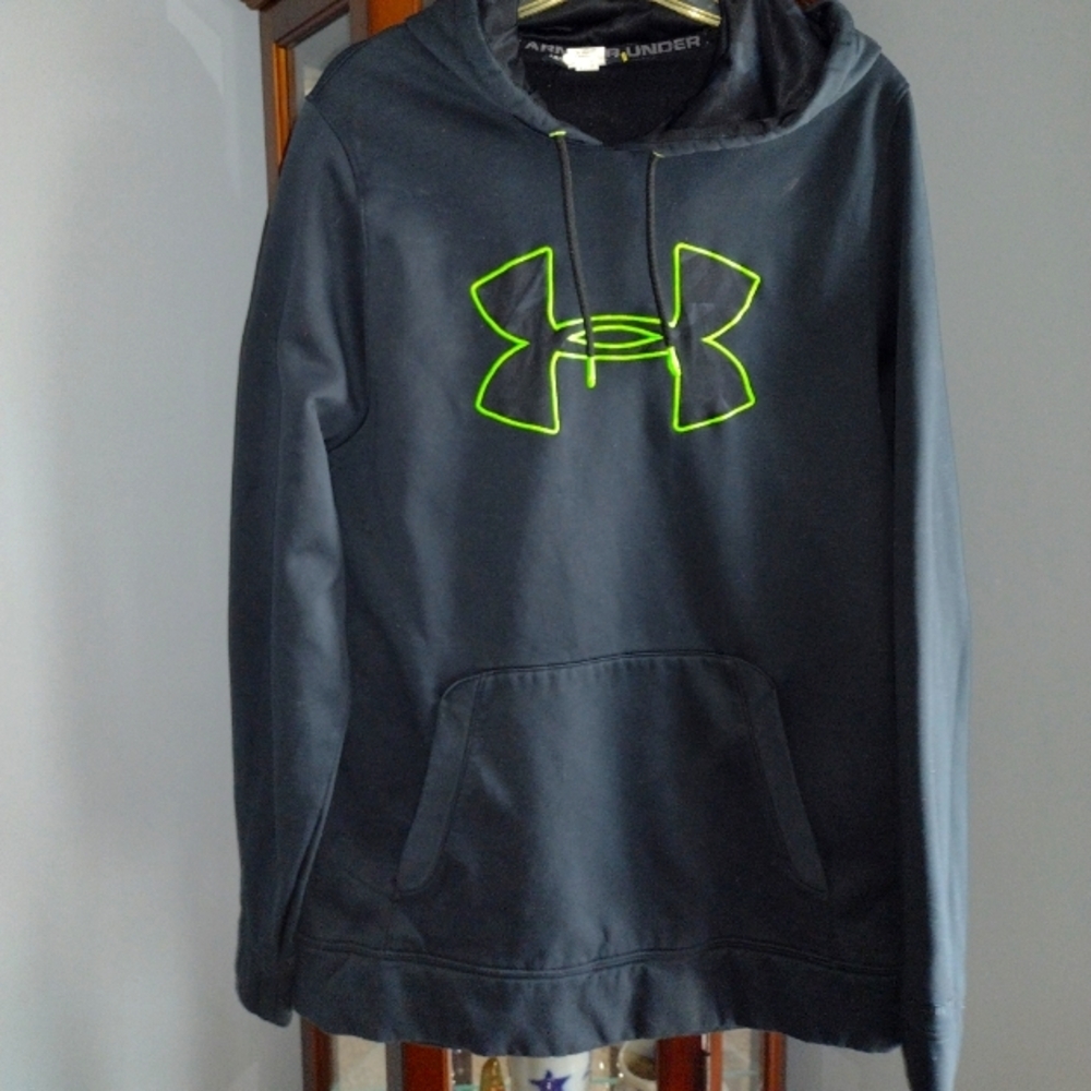 Under Armour HOODIE EUC